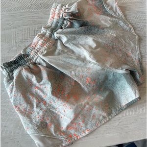 Reflective lululemon hotty hot shorts size 4, 2.5” inseam